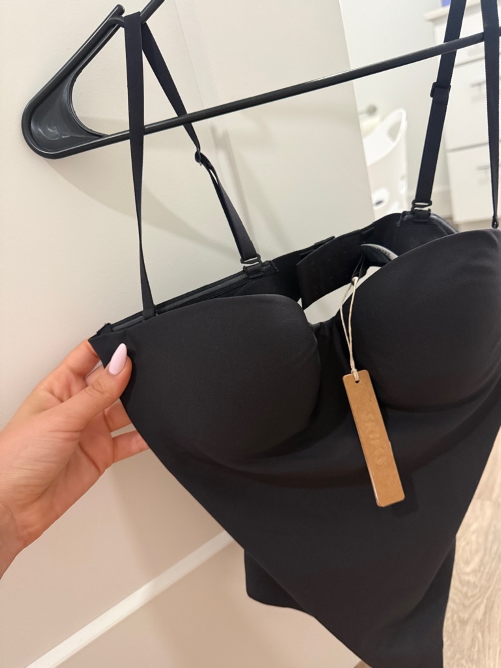 Skims body molded underwire bodysuit in Onyx - Picture 4 of 7